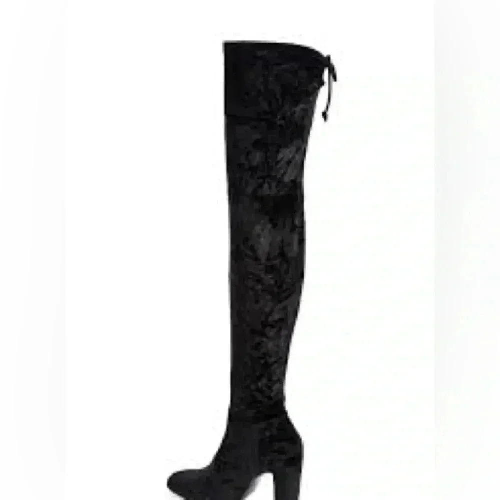 STUART WEITZMAN
Vidaland Convertible Boot in Black Crushed Velvet‎ - Picture 2 of 11
